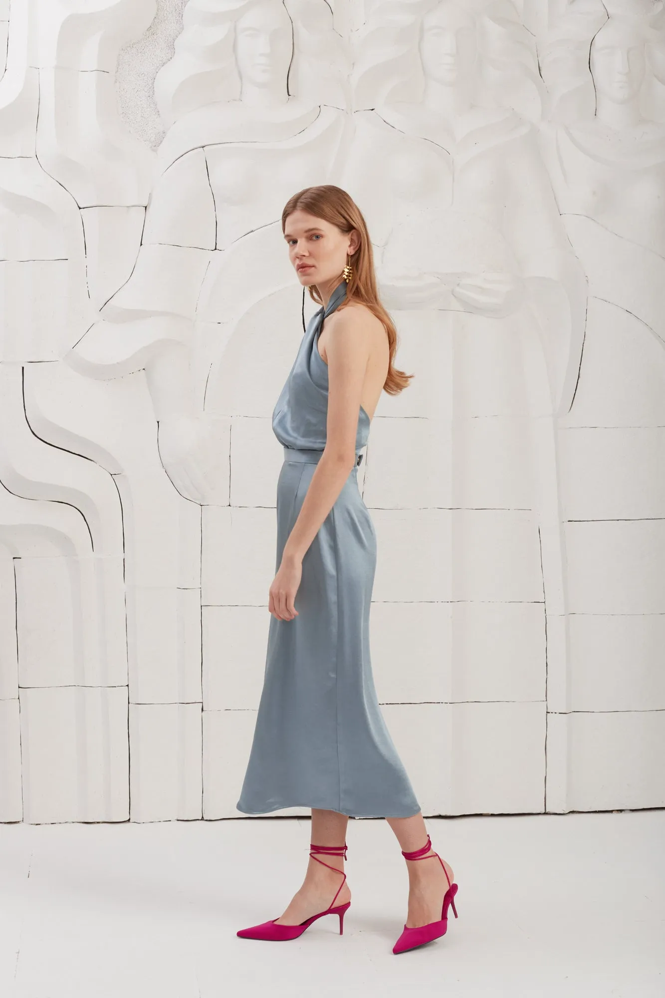 PAULA x neckline blue satin midi dress